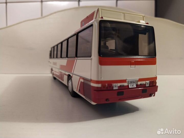 Икарус-250.70 земляничный Demprice 1:43