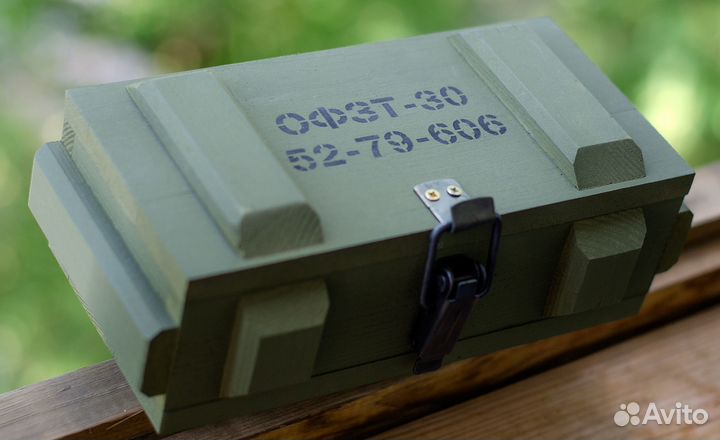 Стопки (рюмки) из гильз пушки 2А42 в военном ящике