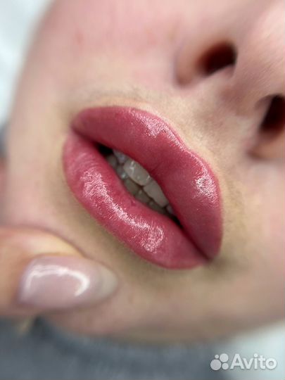 Перманентный макияж губ