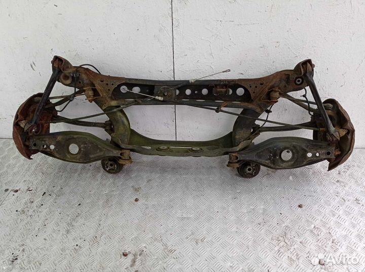 Балка задняя Mercedes E-klasse W210 2103507101