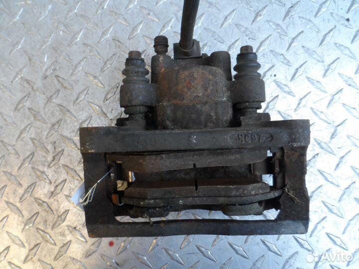 Суппорт задний правый Dodge Ram 3 1500