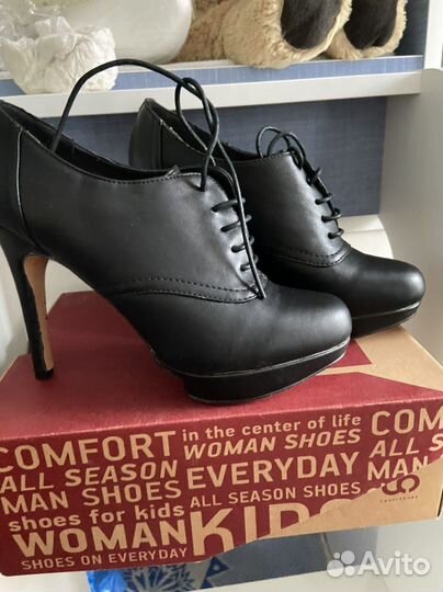 Туфли женские 38 размер черные каблук