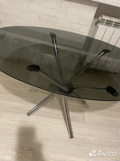 Стол стеклянный