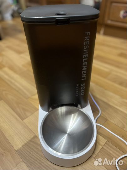 Автоматическая кормушка для кошек и собак