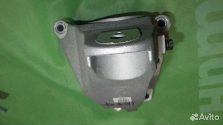 Крепление двс левая KIA Stinger