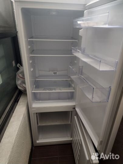 Холодильник бу Beko