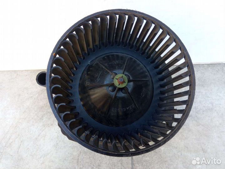 Моторчик печки Opel Sintra 52472567