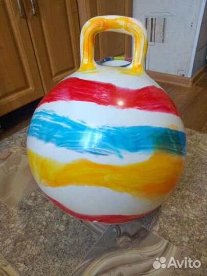 Мяч-попрыгун (фитбол) с ручкой 35 см