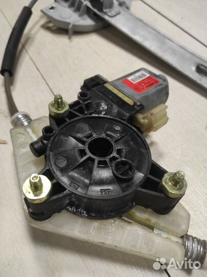 Стеклоподъемник задний правый Kia Rio X-Line