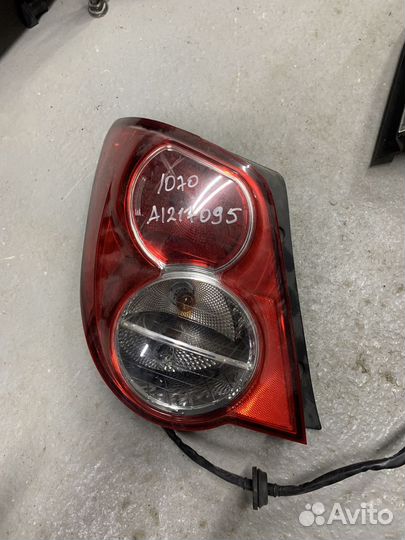 Фонарь левый задний Chevrolet Aveo T300