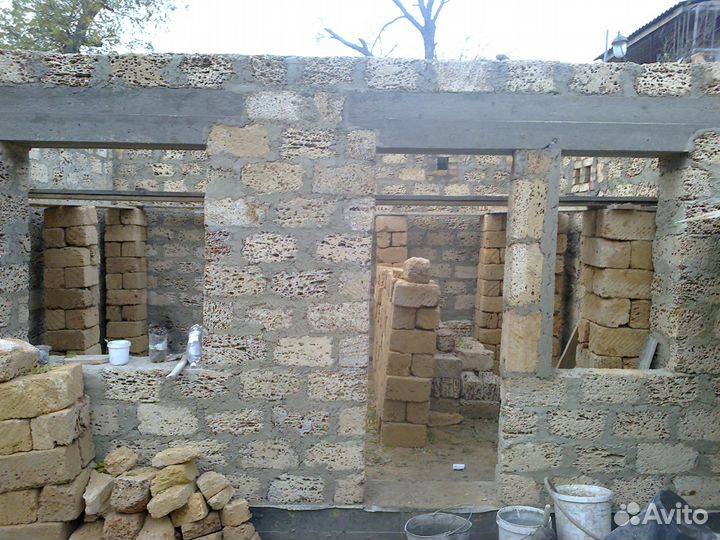Кладка камня кирпича