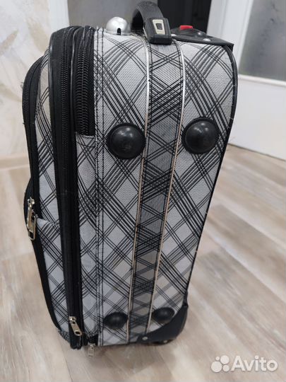 Чемодан на колесах бу маленький тряпочный