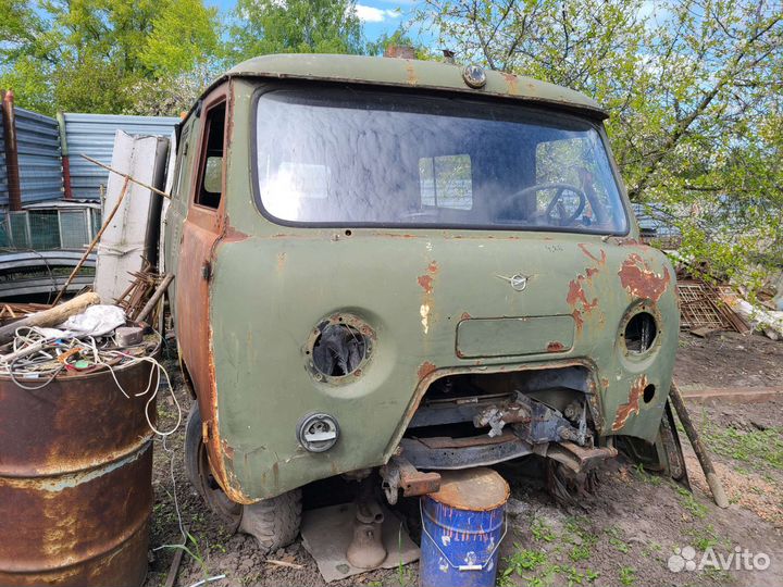 Кузов от УАЗ 452 буханка двери и другие запчасти