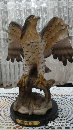 Статуэтка Сокол, E N S