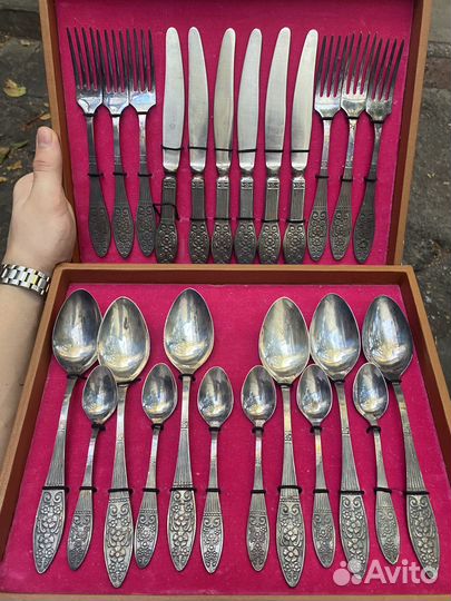 Набор столовых приборов мельхиор