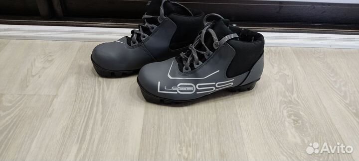 Лыжи 160 см и лыжные ботинки 35 размер