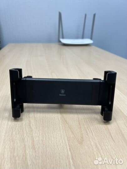 Держатель планшета/телефона в авто