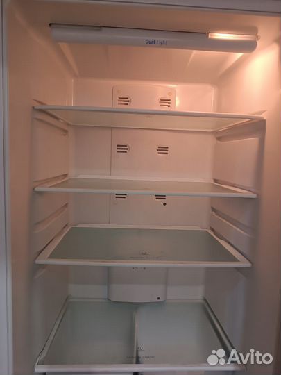 Холодильник Indesit бу