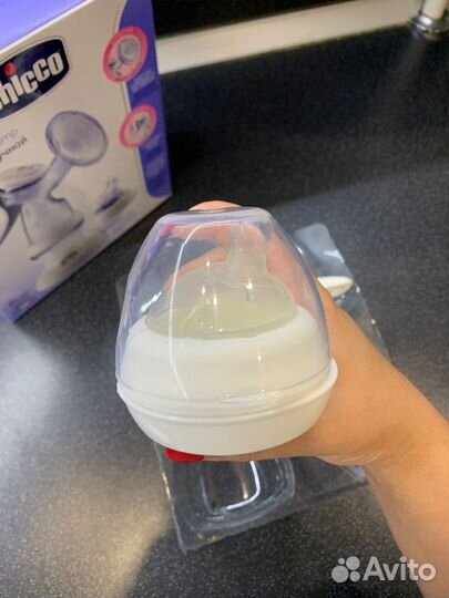 Молокоотсос ручной Chicco с бутылочкой