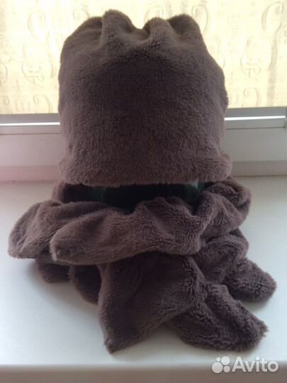 Комплект шапка и шарф на флисе, цвет очень приятны