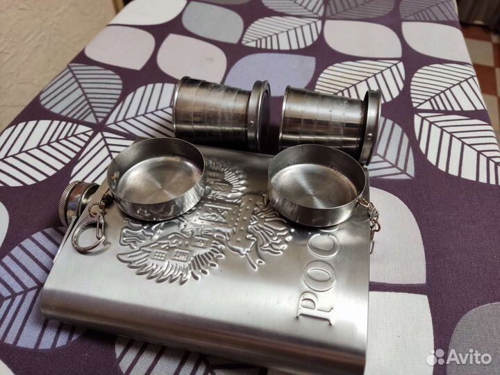 Фляжка для алкоголя и 2 рюмочки