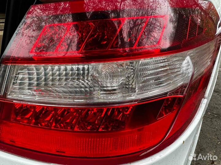 Фонарь задний правый Mersedes w212 дорест