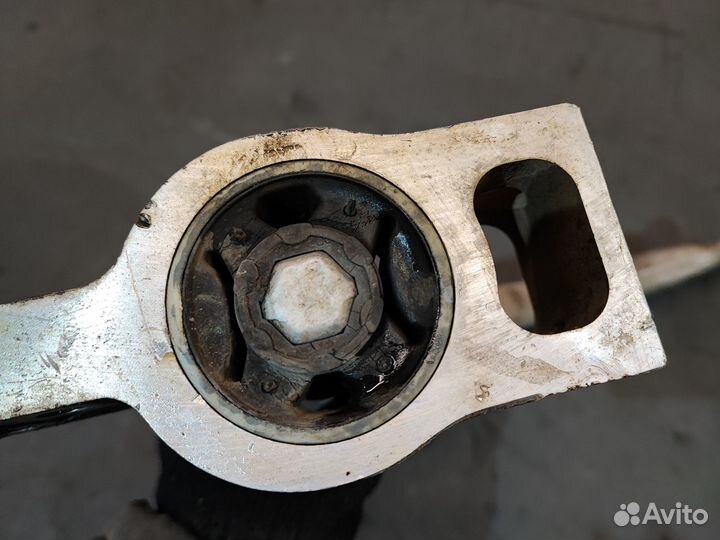 Рычаг передний нижний Volkswagen Tiguan 5N1