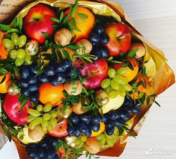 Съедобные букеты для девушек, мужчин и детей