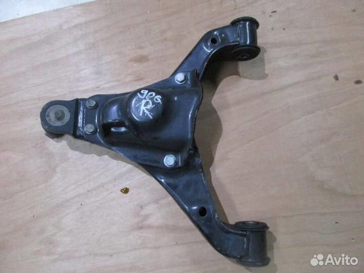 Рычаг передний нижний правый w906 Sprinter