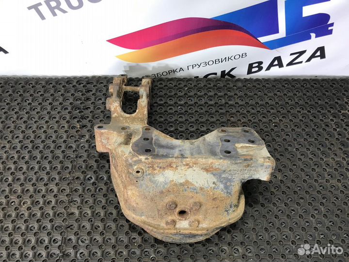 Кронштейн пневмоподушки правый