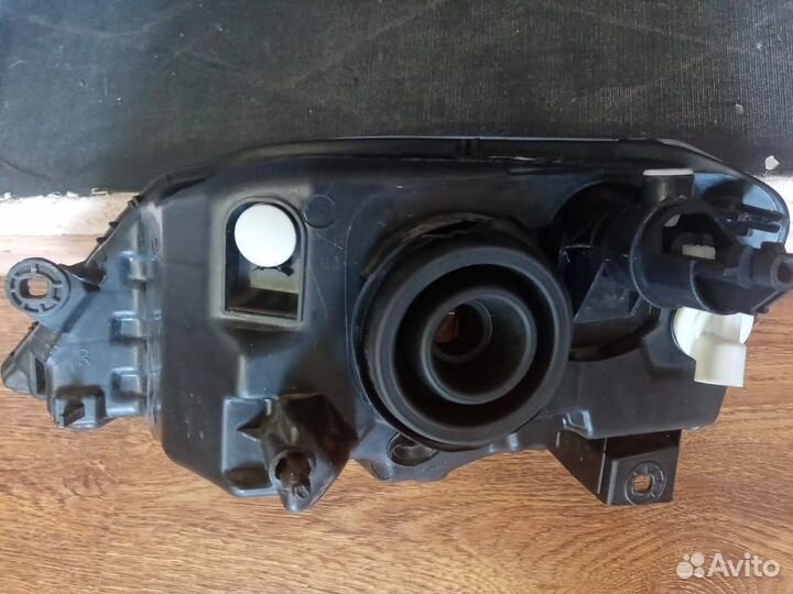Правая фара на Renault logan 1