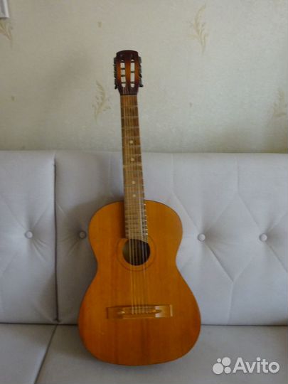 Гитара шестиструнная