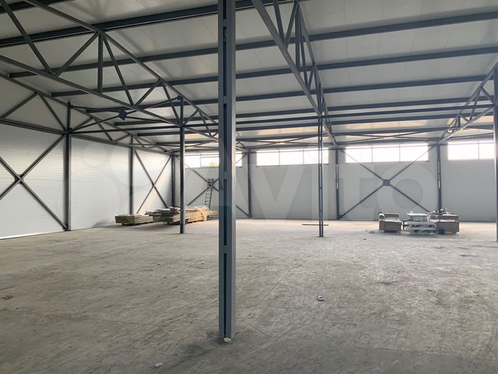 Склад, 555 м²