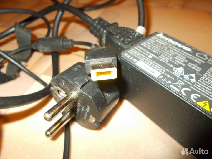 Зарядка для ноутбука Леново (20v 2.25a)
