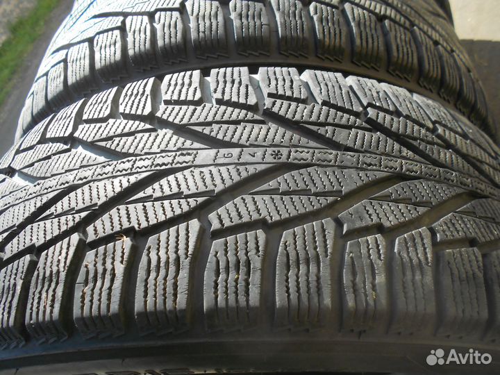 Nokian Tyres Hakkapeliitta R2 SUV 215/65 R16