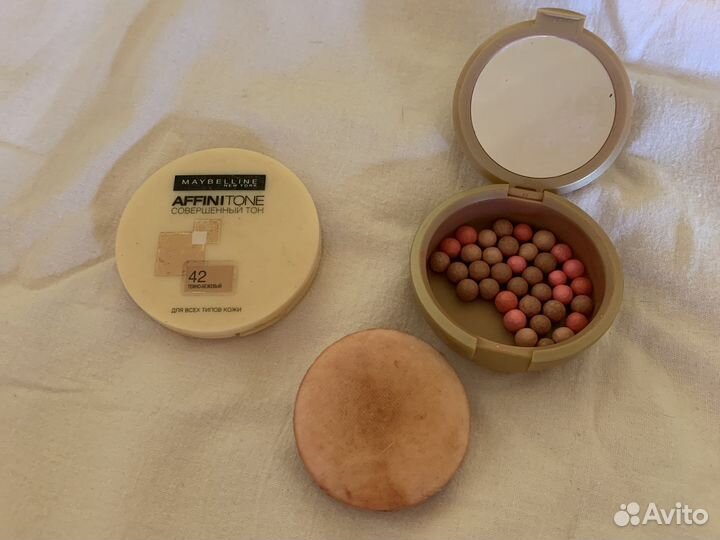 Косметика и педикюрный аппарат