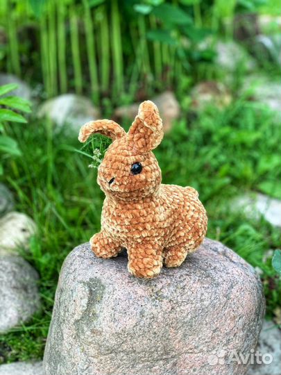 Плюшевый заяц. Вязаная игрушка. Заяц. Кролик