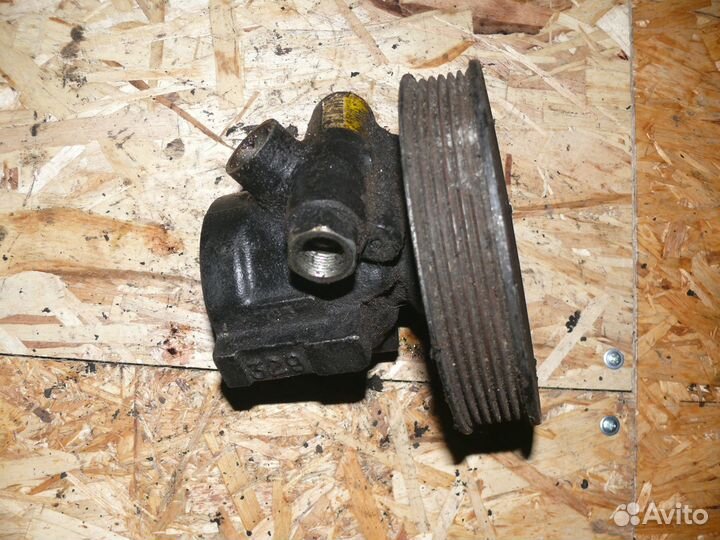 Насос гур Audi A-100 1992 2,0 л AAE