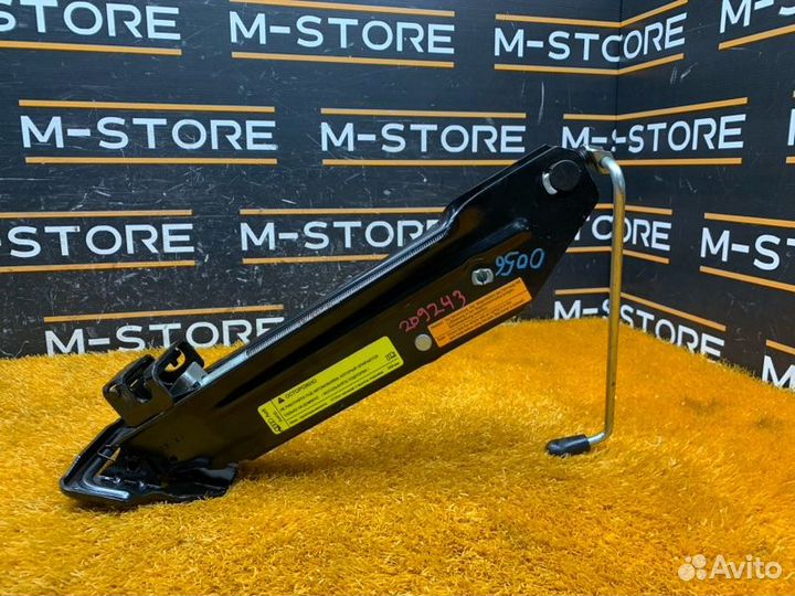 Домкрат Audi Q5 8R cdnc 2011