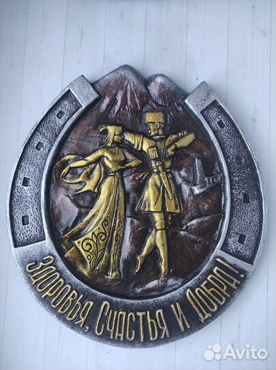 Пано из гипса в национальном стиле с подставкой