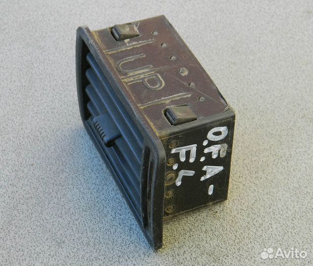 Дефлектор торпедо левый Opel Frontera A