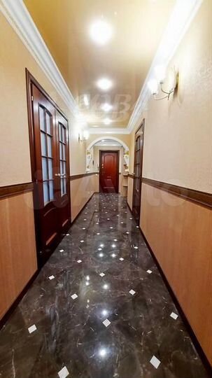 3-к. квартира, 102 м², 5/5 эт.