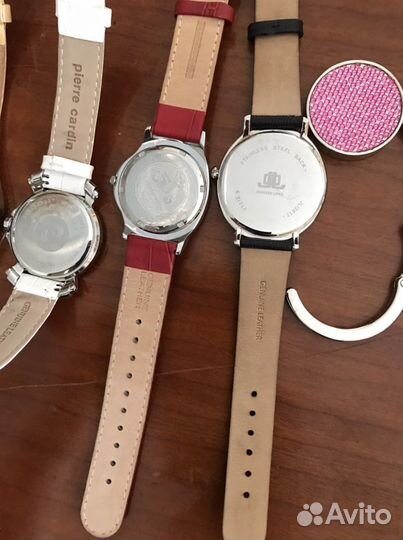 Пакет оригинальных часов и крючок для вечерных сум