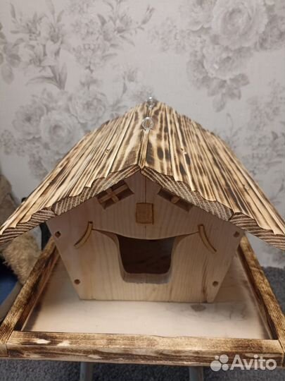 Кормушка для птиц из дерева