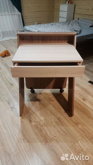Письменный стол для школьника бу