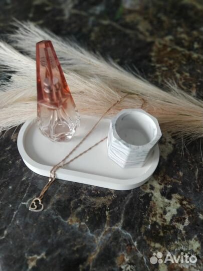 Декоративная гипсовая подставка- поднос