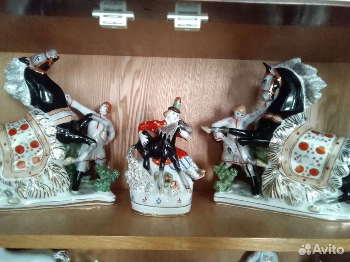 Фарфоровая статуэтка Триптих Конёк Горбунок