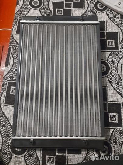 Радиатор охлаждения двигателя