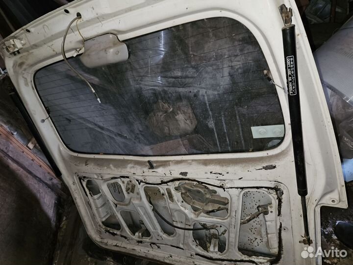 Дверь багажника ниссан ваннет