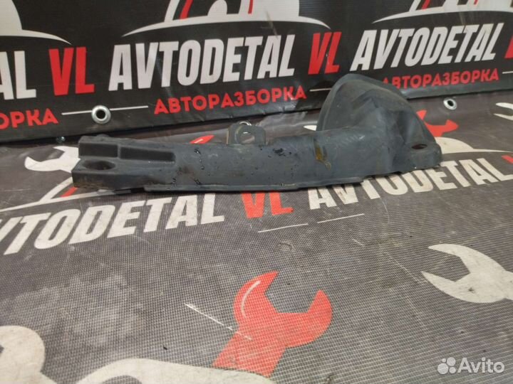 Пыльник кузова задний правый Renault Sandero 1